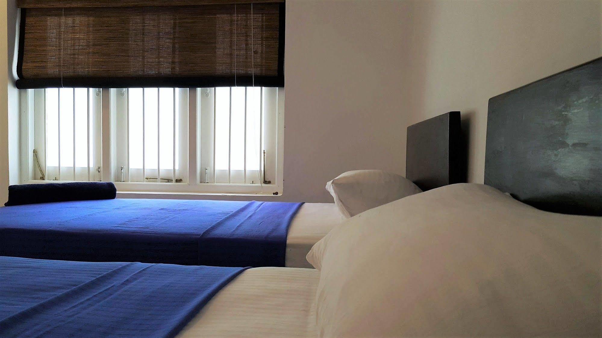 Hangover Hostels @ Colombo Intl Airport Katunayake Exterior photo