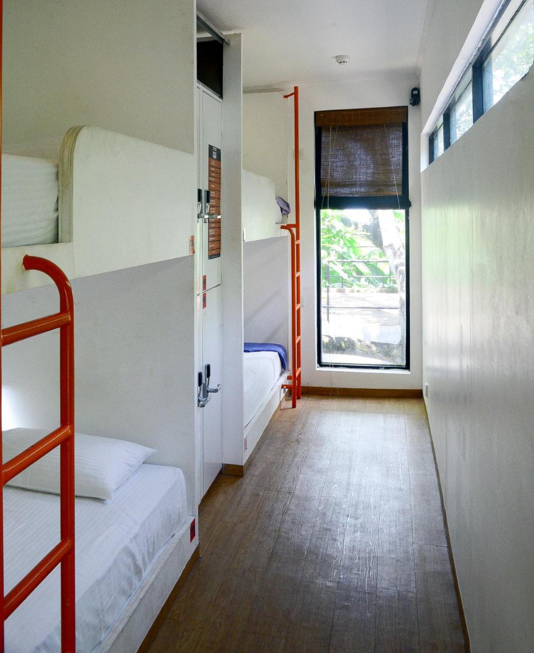 Hangover Hostels @ Colombo Intl Airport Katunayake Room photo
